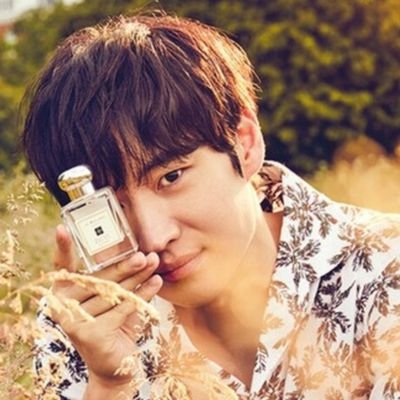 日頃をボソッと呟きます。殆ど推しへのコメントです。😆
イ.ジェフン沼にかなり沈んでます。💚 無言フォローお許し下さい。
#leejehoon #イ・ジェフン#이 제훈#模範タクシー
#デボちゃん #きばるん #オウマガトキ