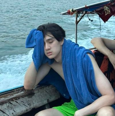 beraksarasa's profile picture. ngomel