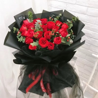 4e54S7bdLu83719's profile picture. 买roro，吃roro