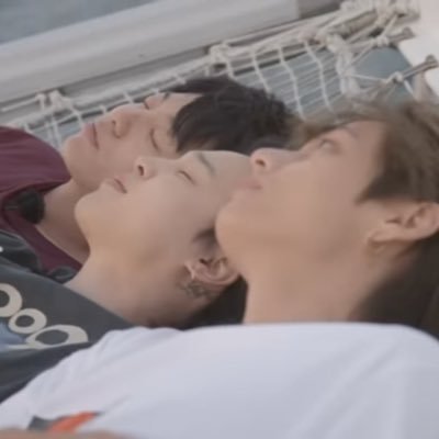ジミン愛強め🐥マンネライン大好きなオルペン🐥🐻🐰3児の母🤱小6マンネはホビペン🐿️バンタンとアミたちで一生笑っていたい😆BTSは私の癒し💜7人全員をリスペクト💜7人の幸せを心から願っています💜争い事は大嫌い🙅♀️新大久保に月1回〜4回出没します🤭無言フォロー大歓迎ですがARMYONLY💜