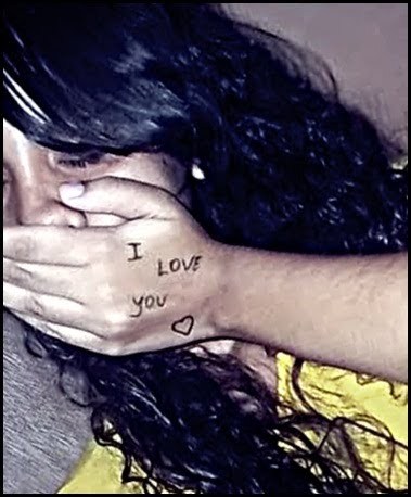➜ SIM , EU SOU GROSSA , CHATA , ESTUPIDA , FRIA , SOU MESMO E DAÍ ?