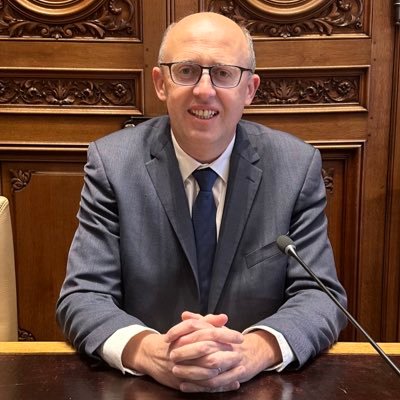 Père de famille,VP sport @AmiensMetropole, VP @somme à la jeunesse, l’égalité et la citoyenneté , Président EPCC Somme patrimoine Principal de collège