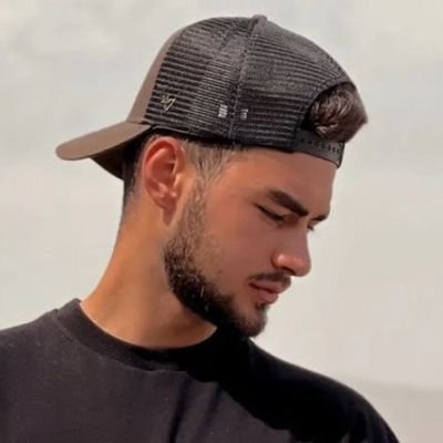 قطعا روزی صدایم را خواهی شنید!
روزی که نه صدا اهمیت دارد
و نه روز...!
(بنیامین توییتر )
(پایه بک )