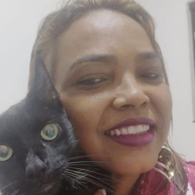 Advogada,Negra,Ativista Social.Quando não defendemos nossos direitos, perdemos a dignidade e a dignidade não se negocia. Pelo Povo sempre!