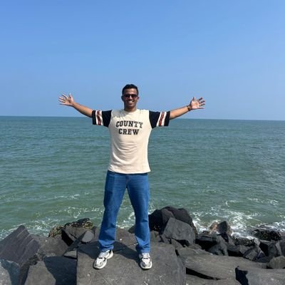 mihirdhakshikar's profile picture. still figuring out..