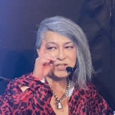 1987年ZIGGYにてデビュー。その後2003年より音楽講師活動も展開中。2019年カウンセリング資格を取得。現在はhttps://t.co/oeQspLwHxk等で精力的に活動中。