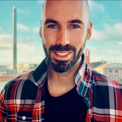andreasaurorian's profile picture. 🚀 CEO @completionone | Sensory-induced VR Calm
❤️‍🔥 Coach @ heartstar.dynamics | Unfolding Intimacy