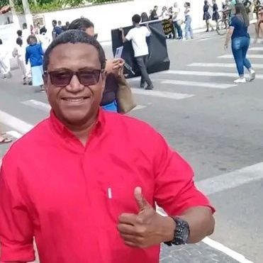 Professor de História
Movimento Negro Unificado (MNU-RJ), Movimento Negro de São Pedro da Aldeia, CENIERJ (Conselho Estadual de Entidades Negras do Estado-RJ).