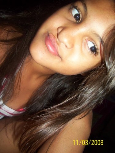 Umα meninα cheiα de sonhos,
que αcreditα no destino , que sempre esperα
ᅠᅠᅠmuitooo do outros que se decepcionα&αprende.