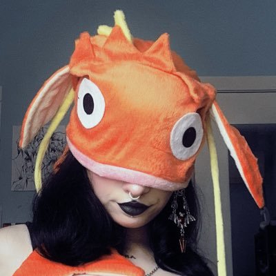 Cronicamente online🫦 Meu twitter se resume em: retardo mental, peito, nerdice,bunda,gay, cosplay e memes de humor questionável (Conta secundária @0ffGaze)