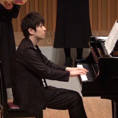@Schu_ichiSono のプライベートシーンをつぶやいているアカウントです。東京都内でソロや伴奏で演奏活動&身体に負担の少ないピアノの弾き方、様々な音色を出すためのタッチ、楽譜に基づいた音楽表現の工夫等を自身でも学び、お伝えしています。唐揚げと焼肉が大好きなスイーツ男子🍰