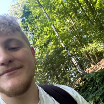 AngelLoyez's profile picture. 