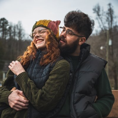 dyesfunction's profile picture. 26 | mom, cat mom, @TheBeardedBozo lover, former wannabe singer-songwriter | partner of @faunagrows 🌿