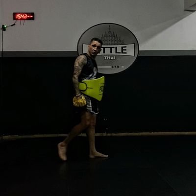 TREINADOR
LITTLE THAI GYM SHOCK FIGHT TEAM
MUAYTHAI & MMA
BLACK BELT JIU JITSU
@littlethaigym
