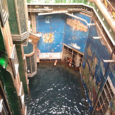 curntybritch's profile picture. attempting to recover once again!