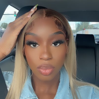 victorriaaax's profile picture. 10|29♏️