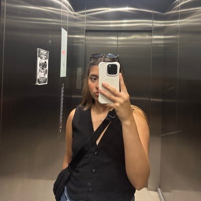 arantzagrm's profile picture. 23 | she/her