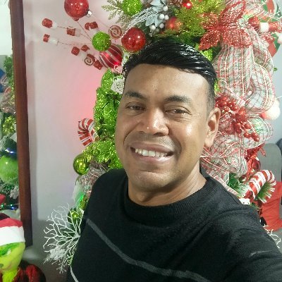 Lcdo. En Administración mención Organización y Sistema egresado de la UNESR y T.S.U. En Información de Salud egresado de la UCV. Caraquista 100%