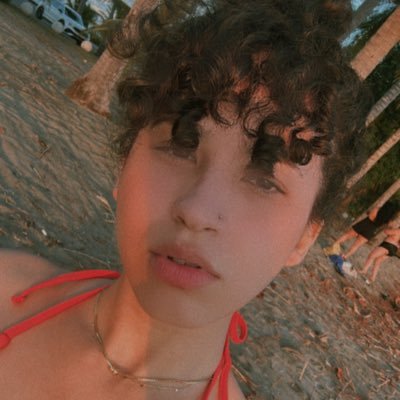 RarezaUrbana's profile picture. I choose to voice only love.❤️