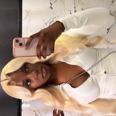 udreamofari's profile picture. mb😢