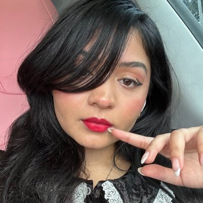 anumchic's profile picture. social media is not real life. pakistani yeaaaaaa