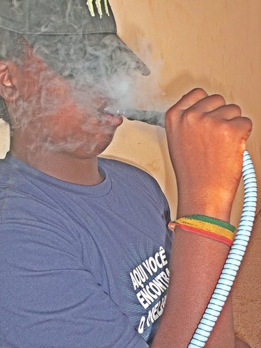 parçeiro, negro ,humilde , heterosexual , guerreiro , #musicas : reggae ,funk,rap idade 15 anos quer troca ideia segue ae !