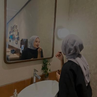 hazelnatcho's profile picture. 🌧️