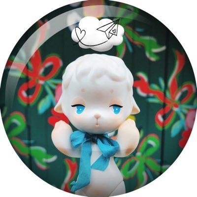 ちぃこいものと動物モチーフがスキ♡ 🐑🐏🐑🧸🧸🌹🐏🎠🧸🐈🦊🐰⸒⸒⸒⸒🐓🥚🐣 〔収集癖〕布/ボタン/切手/おもちゃ/食器〔ハンドメイド〕観劇用チケットホルダー🎫 いまは #こひつじちゃんのおべべ に夢中です👙