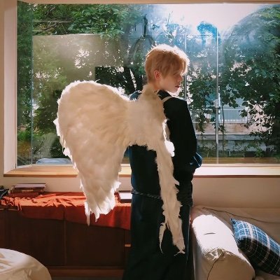 taebinat's profile picture. drunk tweets 3000