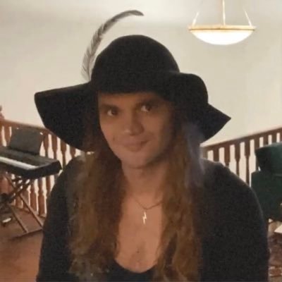 gigaj0ule's profile picture. i like my electrons extra spicy