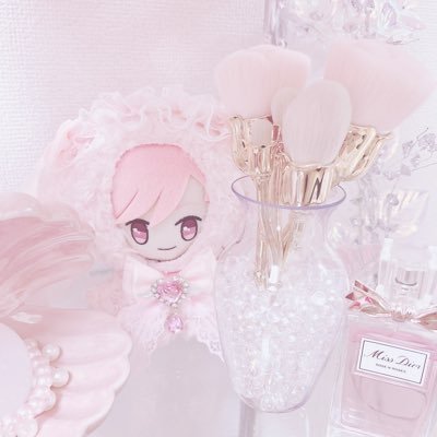 __riri_s's profile picture. ꒰ྀིྀི お取引専用 ꒱ྀིྀི 成人済,地方住みの為郵送メイン,記載なく友人分もまとめて求める事もありますが最後まで責任を持ち対応させていただきますので宜しくお願いいたします𖧷お取引き終了したリプ画像、DMは削除しております。