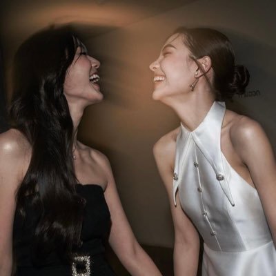 sirin2527's profile picture. My main account is @MyImagination27
This account for follow back who follow my main account only

Don't follow this account.