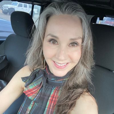 Fitness enthusiast, nature lover, urban gardener and hopeless optimist. Runner, cyclist, lifter & yogi. Happily married. Seeking motivation & inspiration!