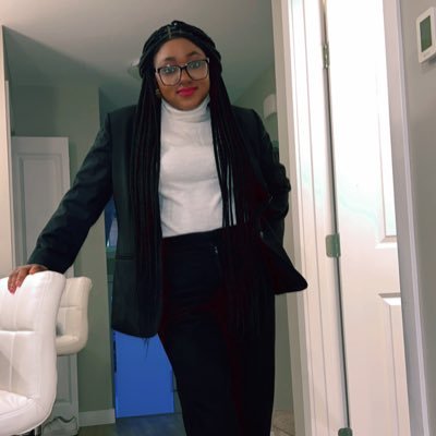 A public administrator, social media marketing professional and a communications specialist with international certification.