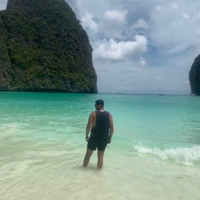LCFC 🦊💙 EDM lover, give me a podcast to chat shit on I’ll be larger than life 🎙️