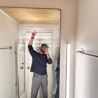 ebinajith_'s profile picture. Product Designer