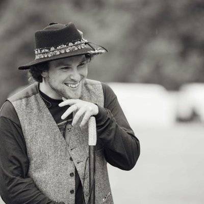 Tad ~ Father, Cyfarwydd ~ Storyteller.
https://t.co/fSmV1HuVSg
https://t.co/uu3uyXuI8A
Opinions my own.
AΩ