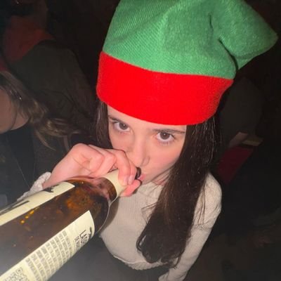 Clauguezz7's profile picture. Se me ha olvidao el worbu🤓
Enfermera oficial (por fin)