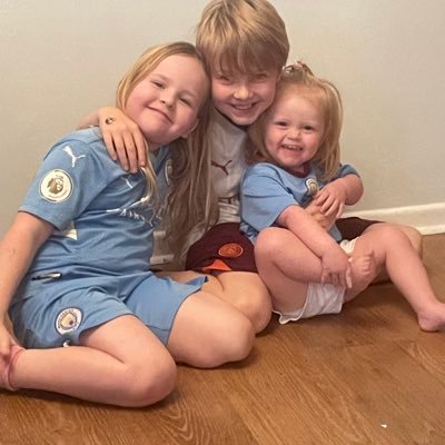 Retired Engineer,Postie, Dad,grandad, Man City fan.Interested in politics but not rabid.