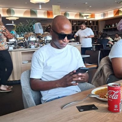 Author & Entrepreneur.
Be private. Reconnect with God. Grow in silence.
