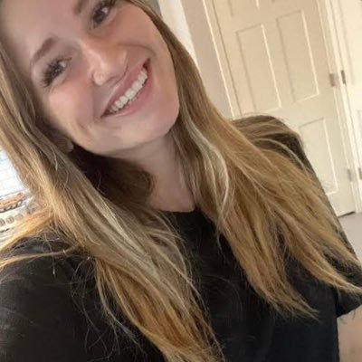 just a young white lady trying to balance the world 🌎