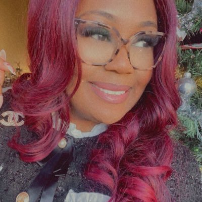 Psalm 51:10📖•Jesus Lover✝️•AUM Alumna🎓•MUA💄• Mentor🔍 •Author 📚•Speaker 🗣• Influencer 🧠 Podcast Host:Purpose Pusher 🎙