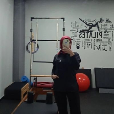 ozgebisakin_'s profile picture. Fizyoterapist