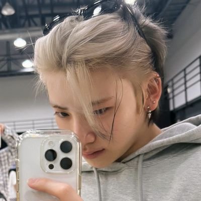 𝐃𝐄𝐀𝐃 𝐈𝐍𝐒𝐈𝐃𝐄 👻 — but for my boys ꒰ #JO 🍚 & #MAKI 🐶 ꒱ i stand!