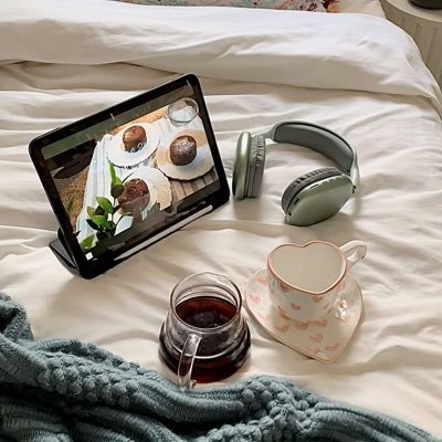 فتاة بين حُب القهوة والرِقة ..
