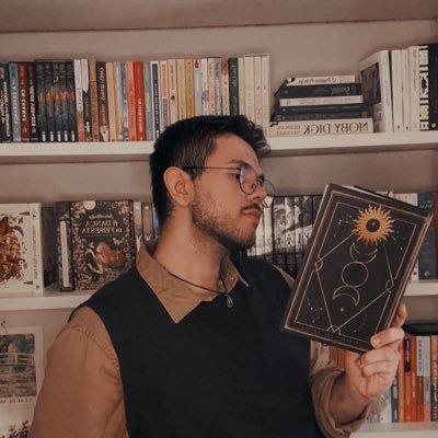 🌟 Escritor de fantasia, thriller e outras coisas
