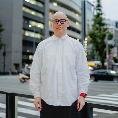 福岡県出身 l アパレル業界歴23年 l 広東省広州市在住17年目 l 中国・香港•.日本法人経営 l 妊婦さんのためのマタニティブランド運営 l アパレルOEM生産 l 生産管理顧問 l ブランド立ち上げ支援 l LINE運用サポート l Lステップ認定コンサルタント l ECショップ運営 l F1レッドブルファン