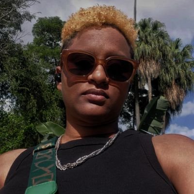 Ela/Dela 🌈 | Periférica | Autodidata em IA | Gamer nas horas vagas