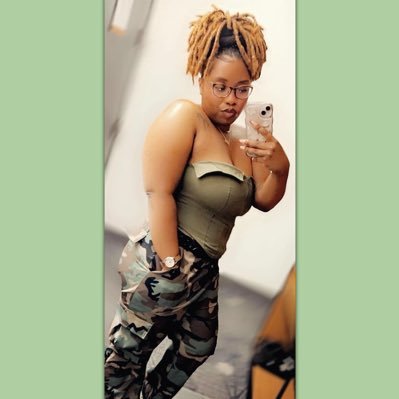 Shruggs_'s profile picture. Ezekiel fine ass momma 😜💙