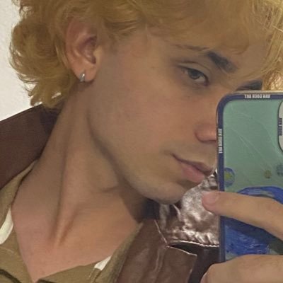 Rabbitselton's profile picture. 